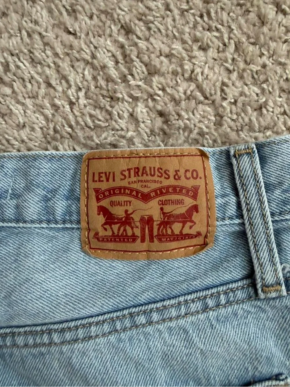 Levi's 94 Baggy Light Wash Jeans